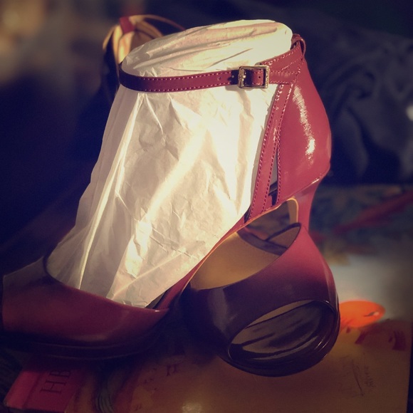 Heels - Picture 1 of 1